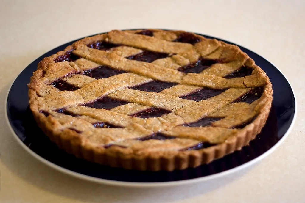 Linzer Torte, 1. Sachertorte, 2. Topfenstrudel, 3. Apfelstrudel Wina, 4. Linzer Torte, 5. Buchteln, 6. Kaiserschmarrn, 7. Marillenknödel, 8. Kardinalschnitte, 9. Vanillekipferl, 10. Palatschinken