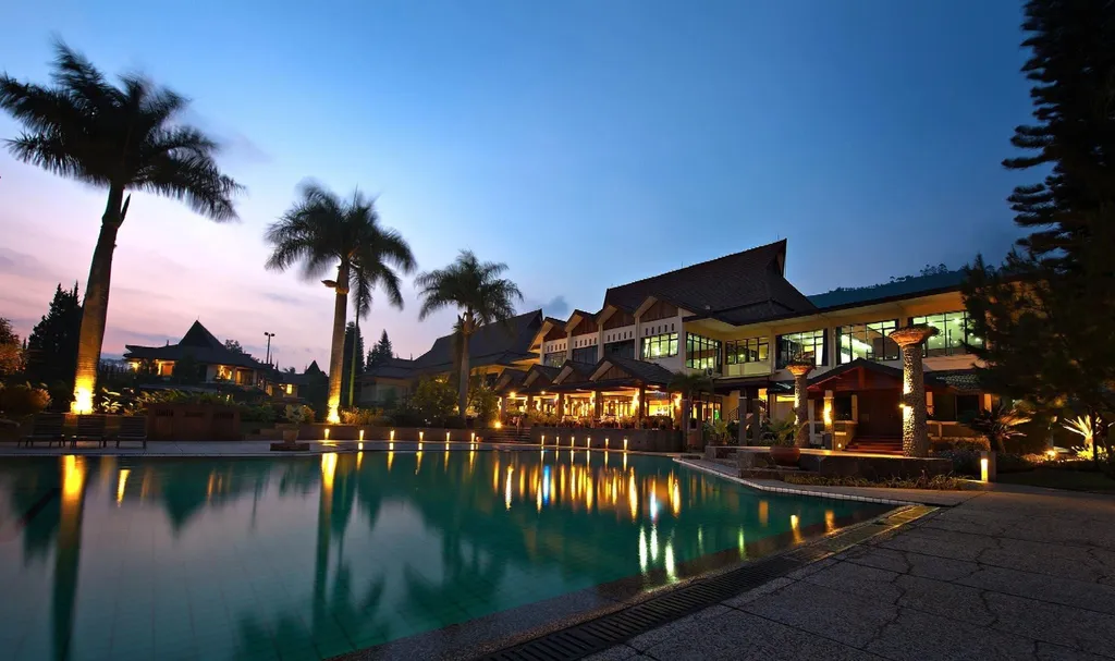 Puteri Gunung Hotel, 1. Sangria Resort, 2. Kolam Renang Bukit Cipaku, 3. Hotel Pesona Bamboe Lembang, 4. Dulang Resort &amp; Resto, 5. Puteri Gunung Hotel , 6. Floating Market Swimming Pool, 7. Eldorado Waterpark, 8.The Green Forest Resort, 9. GH Universal Hotel, 10. Grand Paradise Hotel Lembang
