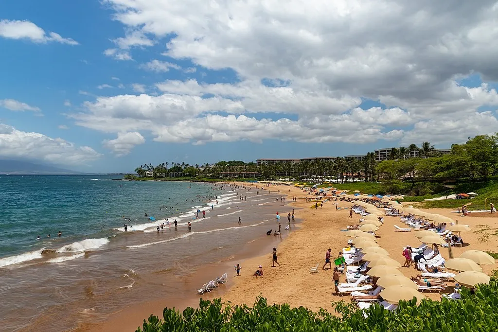 Pantai Wailea, 1. Pantai Waikiki, 2. Pantai Kapalua, 3. Big Beach, 4. Pantai Ko Olina, 5. Pantai Lanikai, 6. Taman Pantai Kalama, 7. Pantai Waimanalo, 8. Pantai Wailea, 9. Taman Negara Bagian Pantai Hapuna, 10. Pantai Kaihalulu