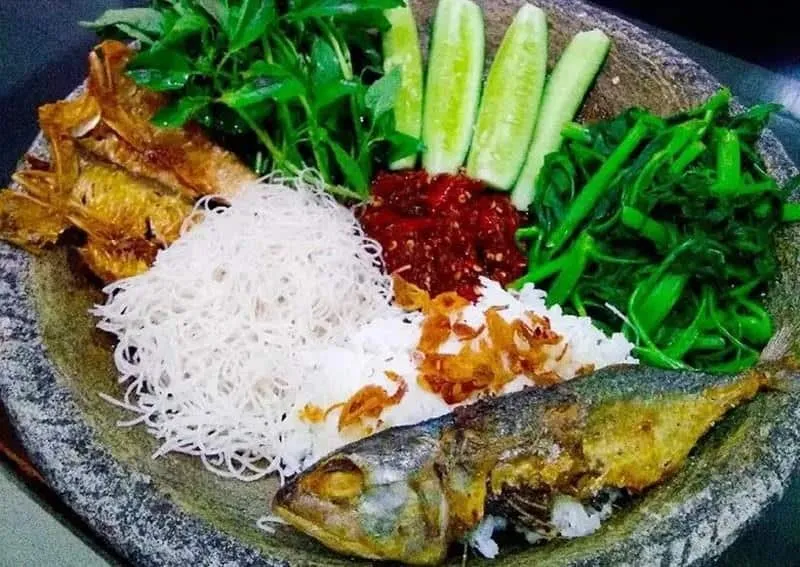 Parawan atau Jajaka Ulah Dahar Dina Cowet_, 1. Ulah Kaluar Imah Sareupna , 2. Ulah Ngaremeh, 3. Ulah Neukteukan Kuku Ti Peuting , 4. Ulah Cicing di Lawong Panto , 5. Ulah Dahar Bari Ceplak , 6. Parawan atau Jajaka Ulah Dahar Dina Cowet , 7. Ulah Heheotan di Imah , 8. Ulah Hudang Beurang , 9. Nabrak Ucing Garong Bari Jeung Teu Dikuburkeun Bakal Sial 7 Poe , 10. Ulah Meuli atau ngajual Uyah Ti Peuting