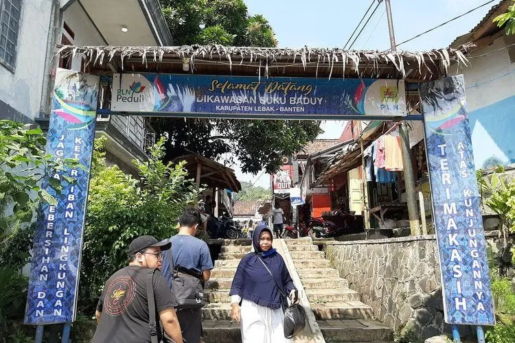 Saba Budaya Baduy, 1. Pemerintahan Suku Baduy , 2. Memiliki Angklung Kuno Bernama “Buhun”, 3. Ada Larangan Khusus Wisatawan , 4. Peralatan Mandi dari Alam, 5. Memiliki Kebahagiaan yang Sederhana, 6. Mempunyai Mitos Menenun, 7. Saba Budaya Baduy 