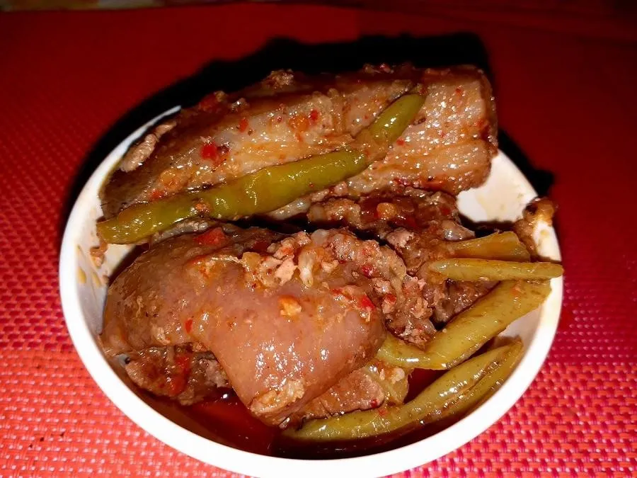 Sikam Paa, 1. Ema Datshi, 3. Kewa Datsi, 5. Thukpa, 6. Sikam Paa, 7. Gondo Datshi, 10. Hoentay