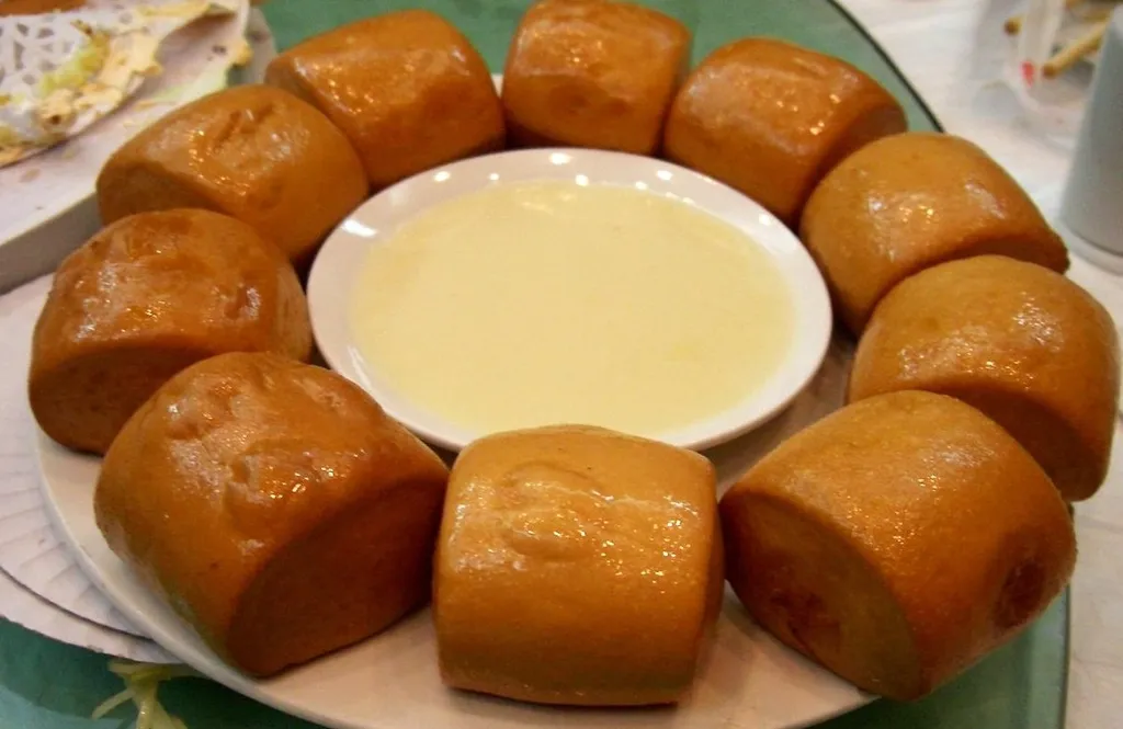Mantou, 1. Dou Sha Bao, 2. Ba Si Di Gua, 3. Tāngyuán, 4. Yuèbing, 5. Dou Fu Fa, 6. Lou Po Beng, 7. Lóng Xū Táng, 8. Hong Dou Tang, 9. Mantou, 10. Dàntǎ