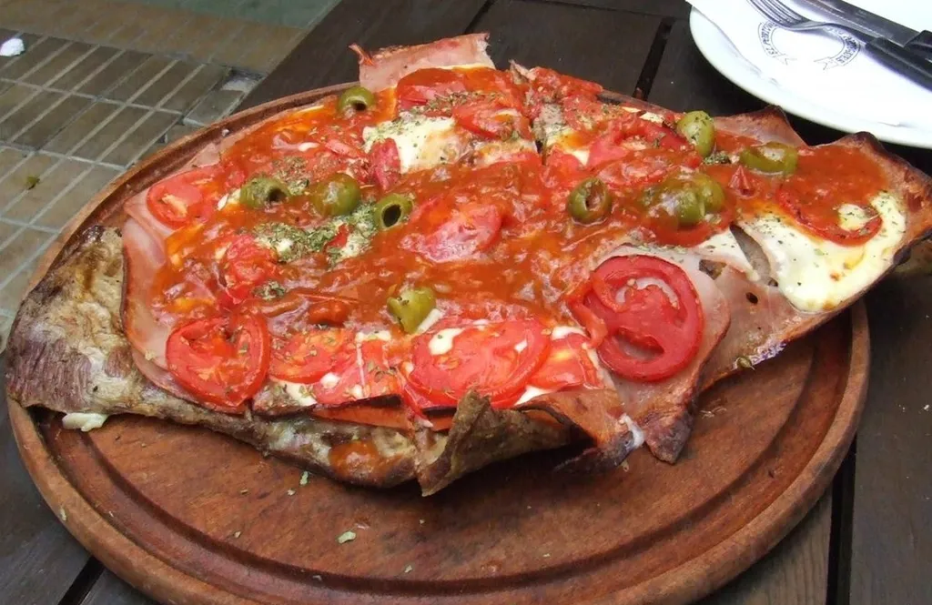 Matambre a la Pizza, 1. Sandwich de Miga, 2. Sandwich de Milanesa, 3. Garrapinada, 4. Lomito, 5. Pancho, 6. Matambre a la Pizza, 7. Choripan, 8. Fugazzeta, 9. Bondiola, 10. Empanadas Tucumanas