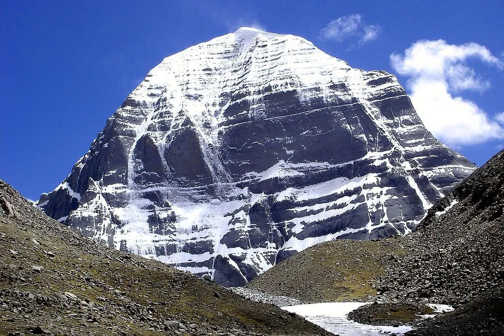Gunung Kailash, 1. Istana Potala, 2. Yarlung Tsangpo Grand Canyon, 3. Norbulingka, 4. Lulang Forest, 5. Danau Namtso, 6. Gyantse Kumbum, 7. Danau Manasarovar, 8. Gunung Kailash, 9. Jalan Barkhor, 10. Vihara Tashilhunpo