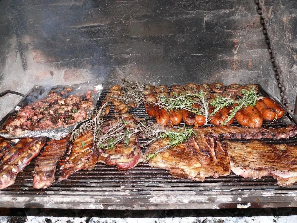 Parrilla, 1. Asado, 2. Lomo de llama, 3. Milanesa, 4. Chimichurri, 5. Matambre Arrollado, 6. Parrilla, 7. Revuelto de Gramajo, 8. Locro, 9. Quinoa Salad, 10. Provoleta