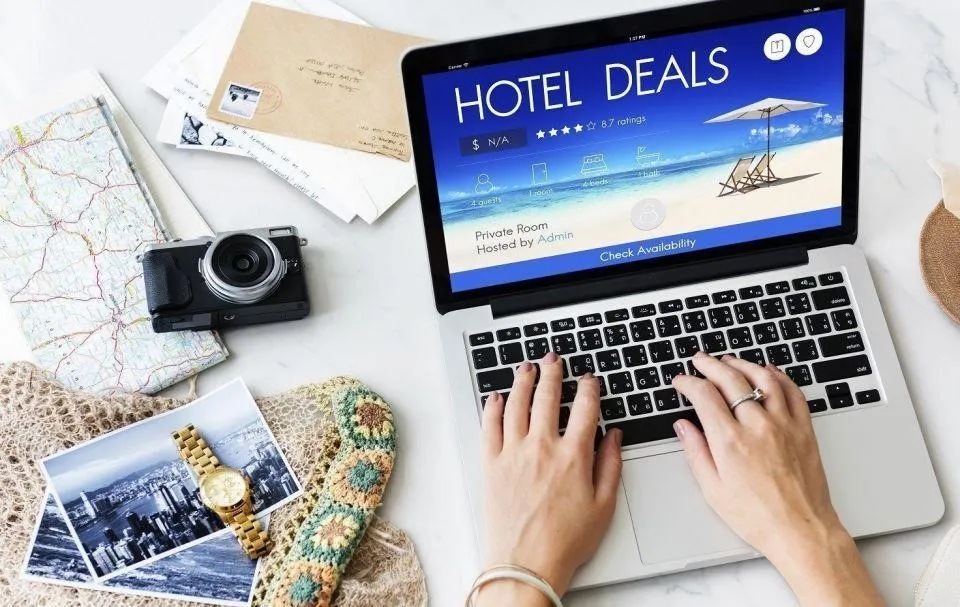 Pilah-Pilih Hotel, 1. Tentukan Lama Waktu Berlibur, 2. Tentukan Waktu Terbaik Kunjungan , 3. Manfaatkan Promo Tiket Pesawat   , 4. Jika Ingin Lebih Hemat, Gunakan Jalur Darat, 5. Biar Lebih Seru, Cari Partner Liburan , 6. Pilah-Pilih Hotel, 7. Buat Rencana Perjalanan, 8. Sewa Kapal dari Pemiliknya Langsung, 9. Bawa Perlengkapan yang Dibutuhkan, 10. Bawa Lotion Anti Nyamuk, Obat Anti Malaria dan Tabir Surya