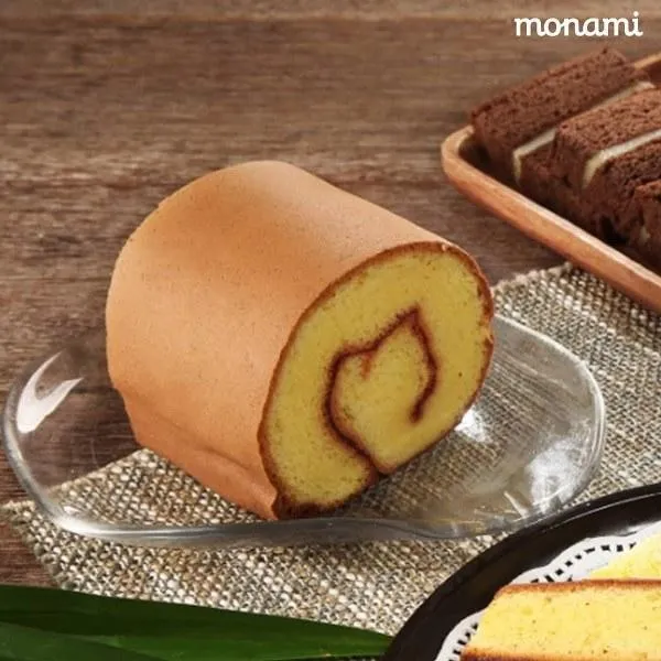 Roll Tart, 1. Soes Cocktail, 2. Onde-Onde, 3. Lupis, 4. Bloeder, 5. Sosis Brood Sapi, 6. Roll Tart, 7. Kue Soes Kering, 8. Roti Srikaya Pandan, 9. Tahu Campur, 10. Paket Tampah