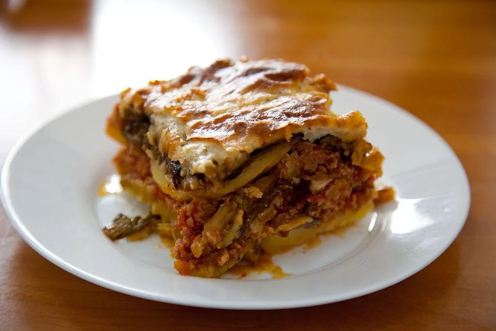 Moussaka, 1. Shopska Salata, 2. Banitsa, 3. Gyuvech, 4. Mish-Mash, 5. Tarator, 6. Lukanka, 7. Kyopolou, 8. Patatnik, 9. Moussaka, 10. Shkembe Chorba