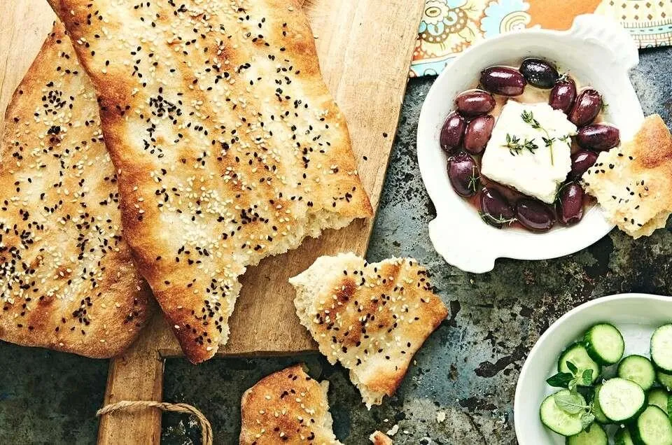 Nan-e barbari, 1. Khoresht Mast, 2. Ranginak, 3. Es Krim Akbar Mashti, 4. Qottab, 5. Masghati, 6. Noon Khamei, 7. Kue Yazdi, 8. Zoolbia-Bamieh, 9. Nan-e barbari, 10. Sohan