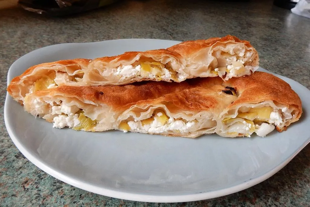 Banitsa, 1. Shopska Salata, 2. Banitsa, 3. Gyuvech, 4. Mish-Mash, 5. Tarator, 6. Lukanka, 7. Kyopolou, 8. Patatnik, 9. Moussaka, 10. Shkembe Chorba