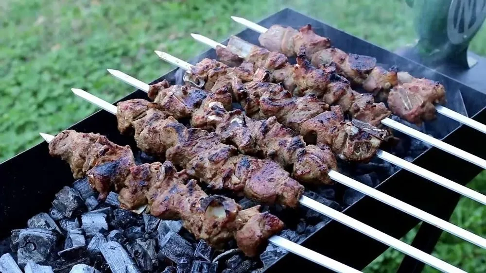 Chopan Kabob, 1. Kabuli Pulao, 2. Mastawa, 3. Lavash, 4. Maas Pulao, 5. Bolani, 6. Chopan Kabob, 7. Mantu (Manto), 8. Kofta Challow, 9. Shord Nakhod, 10. Aush