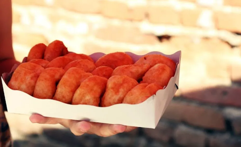 Donat Kazanlak, 1. Funiiki S Krem, 2. Banitza, 3. Torta Garash, 4. Kurabiiki, 5. Tikvenik, 6. Medenki, 7. Kozunak, 8. Marudnik, 9. Oshav, 10. Donat Kazanlak, 11. Kifla