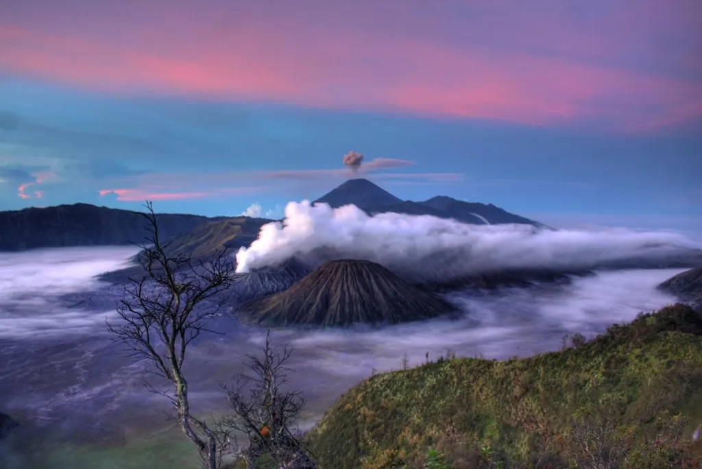 Gunung Bromo, Jawa Timur, 1. Pulau Setokok, Batam , 2. Nusawiru, Jawa Barat, 3. Megamas, Manado, 4. Gunung Bromo, Jawa Timur, 5. Danau Lido, Jawa Barat, 6. Pantai Timbis Bali, 7. Pondok Cabe, Jakarta, 8. Pangandaran, Jawa Barat