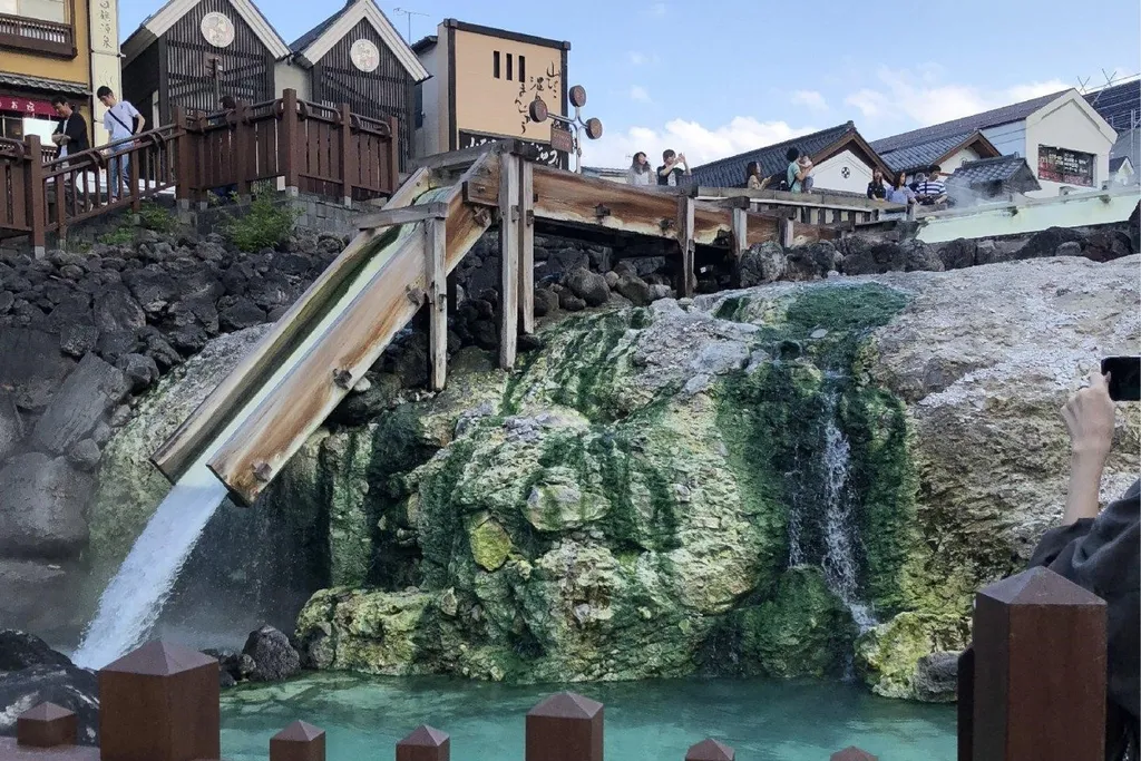 Kusatsu Onsen Gunma, 1. Fuji Kawaguchi Onsen, 2. Nyuto Onsen , 3. Oita Yufuin Onsen, 4. Kusatsu Onsen Gunma, 5. Lake Kawaguchi Onsen, 6. Dougo Onsen , 7. Wakura Onsen, 8. Oita Beppu Onsen, 9. Kanagawa Sengokuhara Onsen, 10. Hakone Kawakien Yunnesun Kanagawa