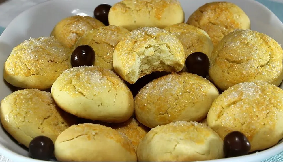 Kurabiiki, 1. Funiiki S Krem, 2. Banitza, 3. Torta Garash, 4. Kurabiiki, 5. Tikvenik, 6. Medenki, 7. Kozunak, 8. Marudnik, 9. Oshav, 10. Donat Kazanlak, 11. Kifla