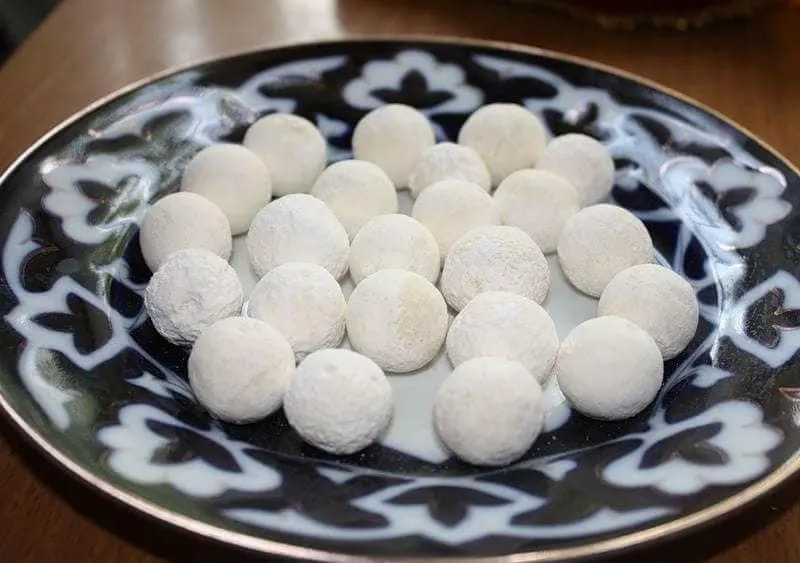 Kurt, 1. Shelpek, 2. Tandyr Nan, 3. Zhaya, 4. Beshbarmak, 6. Baursak, 9. Shalgam, 10. Kuurdak