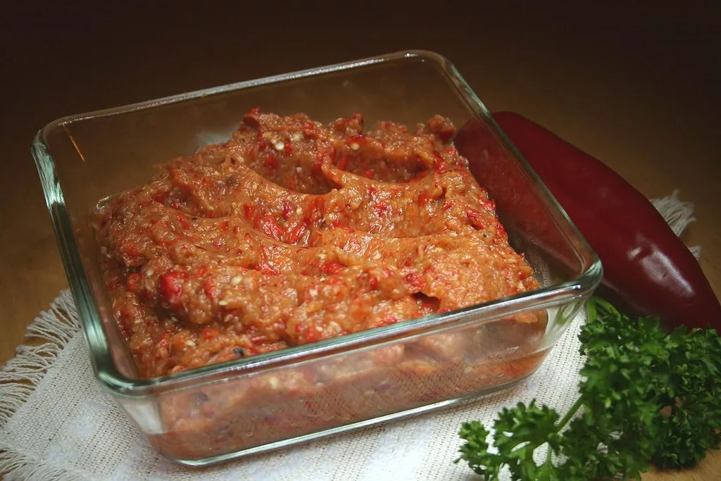 Kyopolou, 1. Shopska Salata, 2. Banitsa, 3. Gyuvech, 4. Mish-Mash, 5. Tarator, 6. Lukanka, 7. Kyopolou, 8. Patatnik, 9. Moussaka, 10. Shkembe Chorba