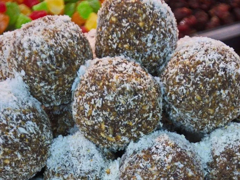 Kartoshka, 1. Tort Kievsky, 2. Perepichka, 3. Kutia, 4. Paska, 5. Bublik, 6. Sochnyky, 7. Nalysnyky, 8. Kartoshka, 9. Verhuny, 10. Pampushky, 11. Babka