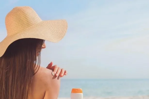 Lengkapi Perlengkapan dengan Tabir Surya, 1. Pertimbangkan Moda Transportasi yang Sesuai, 2. Manfaatkan Promo dan Diskon Hotel, 3. Bawa Perlengkapan Secukupnya dan Tata dengan Rapi, 4. Buat Rencana Perjalanan Liburan Sederhana Versimu, 5. Berburu Kuliner Khas Gorontalo di Pasar Malam, 6. Bawa Lotion Anti Nyamuk, 7. Lengkapi Perlengkapan dengan Tabir Surya, 8. Bawa Uang Tunai yang Cukup