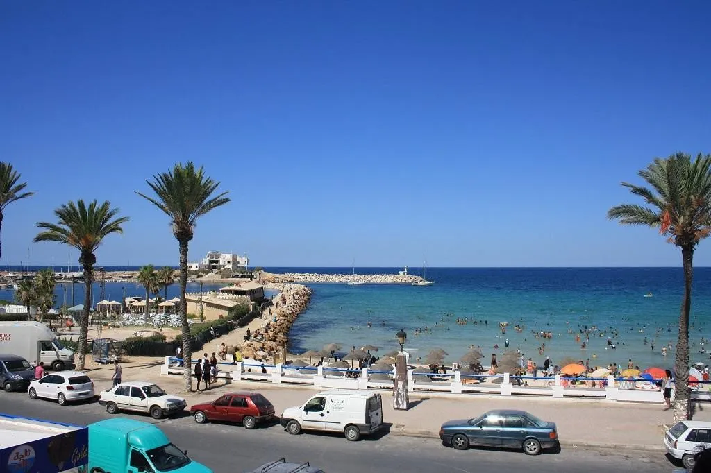 Pantai Monastir, 1. Pantai Hammamet, 2. Pantai La Marsa, 3. Pantai Djerba, 4. Pantai Monastir, 5. Pantai Gammarth, 6. Pantai El Haouaria, 7. Pantai Mahdia, 8. Pantai Kelibia, 9. Pantai Sidi Bou Said, 10. Pantai Sousse