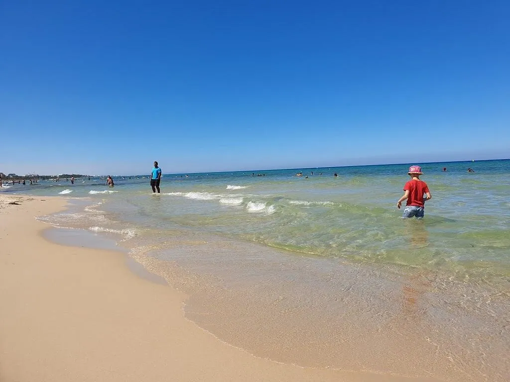 Pantai Sousse, 1. Pantai Hammamet, 2. Pantai La Marsa, 3. Pantai Djerba, 4. Pantai Monastir, 5. Pantai Gammarth, 6. Pantai El Haouaria, 7. Pantai Mahdia, 8. Pantai Kelibia, 9. Pantai Sidi Bou Said, 10. Pantai Sousse