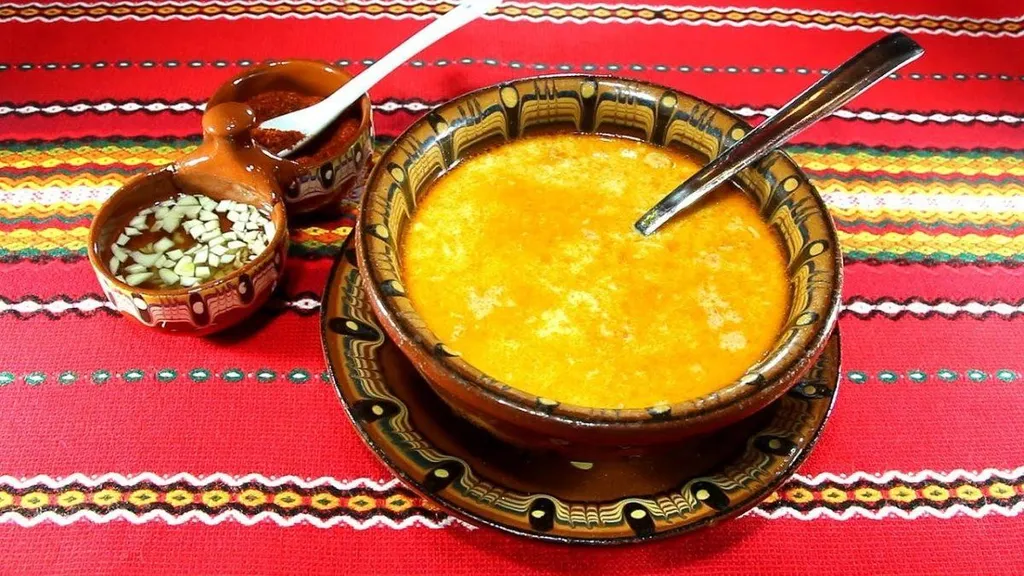 Shkembe Chorba, 1. Shopska Salata, 2. Banitsa, 3. Gyuvech, 4. Mish-Mash, 5. Tarator, 6. Lukanka, 7. Kyopolou, 8. Patatnik, 9. Moussaka, 10. Shkembe Chorba
