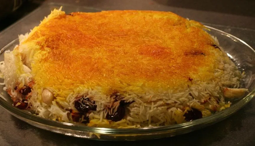 Tahdig, 1. Dizi atau Abgoosht, 3. Fesenjan (Fesenjoon), 4. Kebab Chelo, 5. Tahchin, 6. Kashke Bademjan, 7. Sabzi Khordan, 8. Gheimeh, 9. Kufteh Tabriz, 10. Tahdig