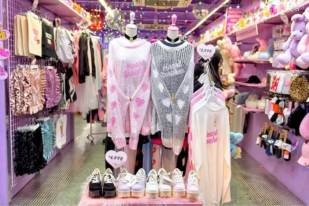 WC, 4. Spinns, 5. Don Quijote, 6. Honeys, 7. Lowrys Farm, 8. Shimamura, 9. BINGO Shibuya MODI Shop