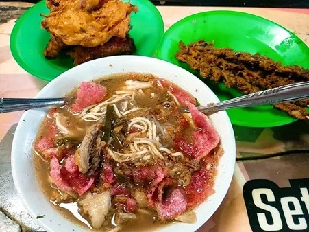 Mie Sop Ayam, 1. Tau Kua Heci, 2. Ifumie Binjai, 3. Mie Sop Ayam, 4. Tahu Balek, 5. Es Campur, 6. Rambutan Binjai