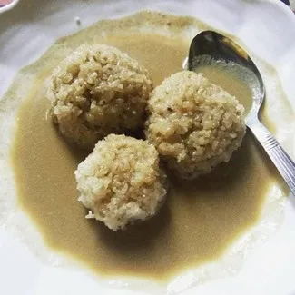Nasi Tue, 1. Kerupuk Sambal Spesial, 2. Mie Gomak, 3. Sambal Andaliman , 4. Lampong Sagu , 5. Nasi Tue , 6. Ebi Udang Kering , 7. Ikan Teri Khas Sibolga