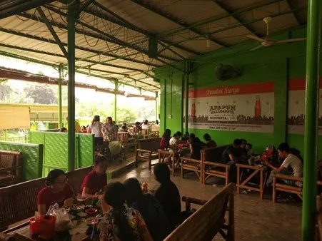 Pondok Surya Binjai, 1. Rumah Makan Kebun Pondok Punokawan, 2. Pondok Surya Binjai, 3. Sari Rasa, 4. RM Madukoro, 5. Rumah Makan Etek Jaya, 6. Waroeng Kaliki, 7. Waroeng Was Was, 8. Rumah Makan Irian, 9. Aroma Seafood, 10. Nasi Lemak Awi