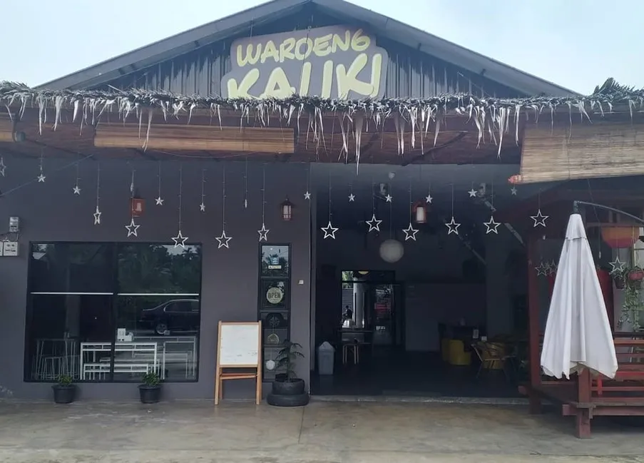 Waroeng Kaliki, 1. Rumah Makan Kebun Pondok Punokawan, 2. Pondok Surya Binjai, 3. Sari Rasa, 4. RM Madukoro, 5. Rumah Makan Etek Jaya, 6. Waroeng Kaliki, 7. Waroeng Was Was, 8. Rumah Makan Irian, 9. Aroma Seafood, 10. Nasi Lemak Awi