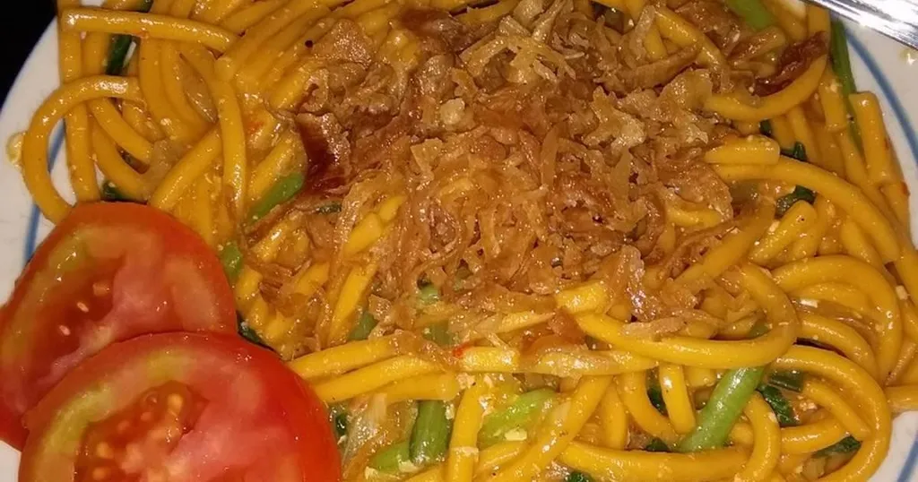 Mie Gomak, 1. Ikan Panggang Pacak, 2. Mie Gomak, 3. Ikan Panggang Geleng, 4. Lompong Sagu, 5. Gulai Ikan Sibolga, 6. Nasi Tue, 7. Sambal Andaliman, 8. Pale Badar atau Pepes Ikan Teri, 9. Ebi (Udang Kering), 10. Ikan Teri Sibolga