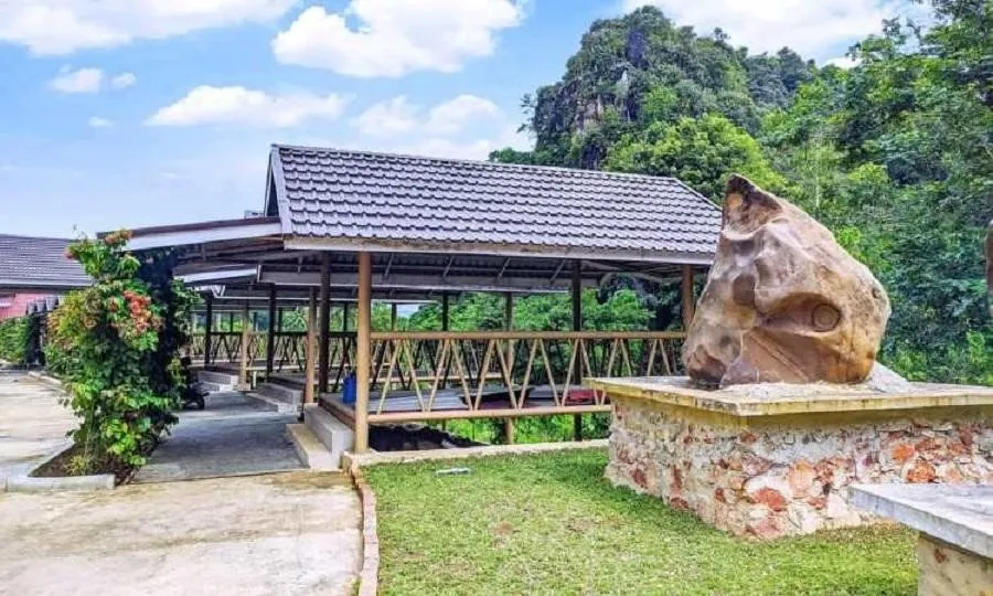 Ngalau Sampik, 1. Kapalo Banda Taram, 2. Ngalau Indah, 3. Ngalau Sampik, 4. Puncak Marajo, 5. Jembatan Ratapan Ibu, 6. Panorama Ampangan, 7. Paralayang Taeh Bukik, 8. Pemandian Alam Batang Tabik, 9. Rumah Gadang di Sungai Beringin, 10. Kedai Nasi Nanak Payakumbuh