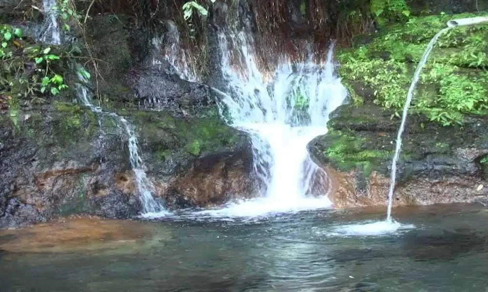 Air Terjun Otak Kokok, 1. Air Terjun Madu, 2. Air Terjun Jeruk Manis, 3. Air Terjun Mangku Sakti, 4. Air Terjun Semporonan, 5. Air Terjun Umar Maya, 6. Air Terjun Mangku Kodek, 7. Air Terjun Kuda Sembrani, 8. Air Terjun Penimbungan, 9. Air Terjun Otak Kokok, 10. Air Terjun Dewi Selendang