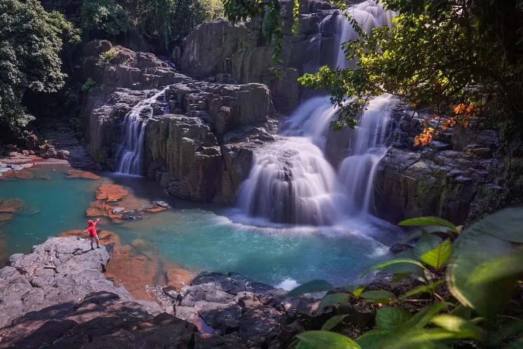 Air Terjun Parangloe, 1. Padivalley Golf Club, 2. Danau Tanralili, 3. Lembah Ramma, 4. Air Terjun Takapala, 5. Malino Highland, 6. Bendungan Kampili, 7. Museum Balla Lompoa, 8. Pemandian Lembah Biru, 9. Air Terjun Parangloe, 10. Benteng Somba Opu