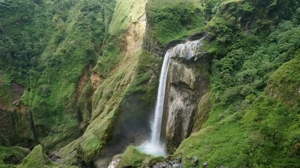 Air Terjun Penimbungan, 1. Air Terjun Madu, 2. Air Terjun Jeruk Manis, 3. Air Terjun Mangku Sakti, 4. Air Terjun Semporonan, 5. Air Terjun Umar Maya, 6. Air Terjun Mangku Kodek, 7. Air Terjun Kuda Sembrani, 8. Air Terjun Penimbungan, 9. Air Terjun Otak Kokok, 10. Air Terjun Dewi Selendang