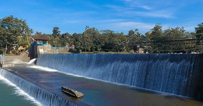 Air Terjun Tukad Unda, 1. Kerta Gosa, 2. Pasar Seni Klungkung, 3. Pura Goa Lawah, 4. Desa Kamasan, 5. Goa Jepang Klungkung, 6. Pantai Pasih Uug, 7. Air Terjun Tukad Unda, 8. Angel’s Billabong, 9. Manta Point, 10. Tembeling Water Spring