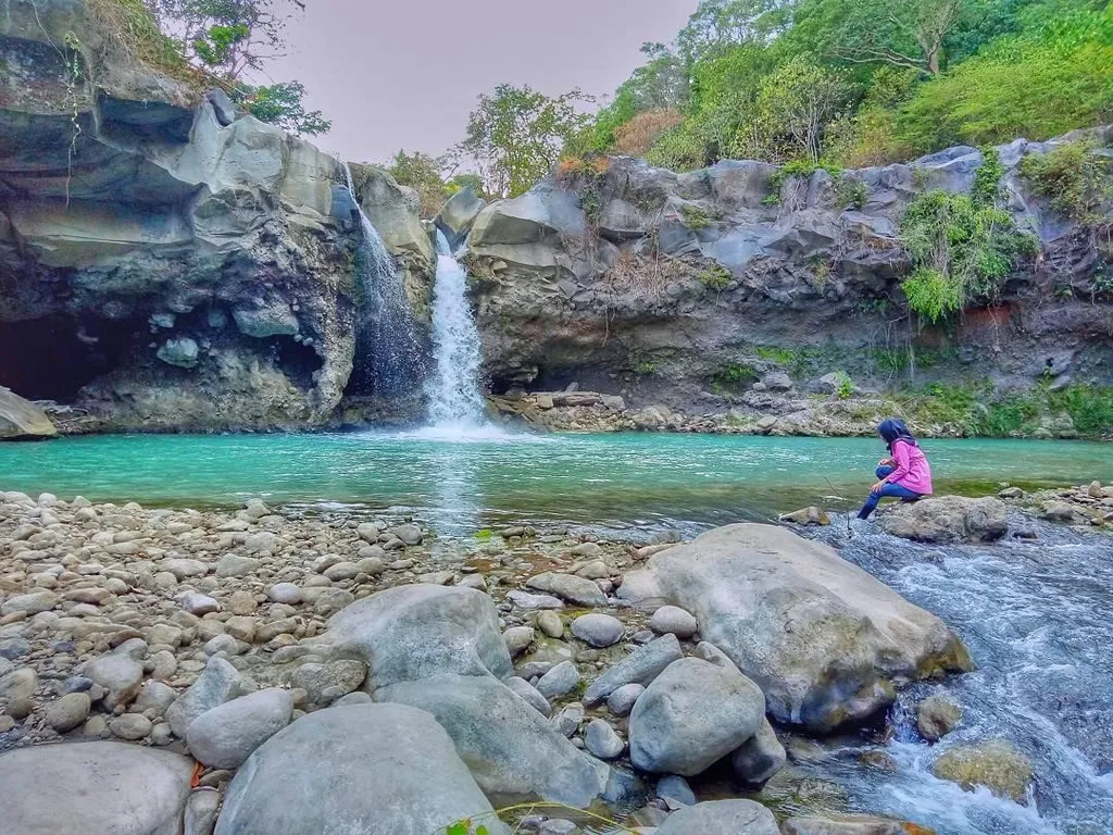 Air Terjun Umar Maya, 1. Air Terjun Madu, 2. Air Terjun Jeruk Manis, 3. Air Terjun Mangku Sakti, 4. Air Terjun Semporonan, 5. Air Terjun Umar Maya, 6. Air Terjun Mangku Kodek, 7. Air Terjun Kuda Sembrani, 8. Air Terjun Penimbungan, 9. Air Terjun Otak Kokok, 10. Air Terjun Dewi Selendang