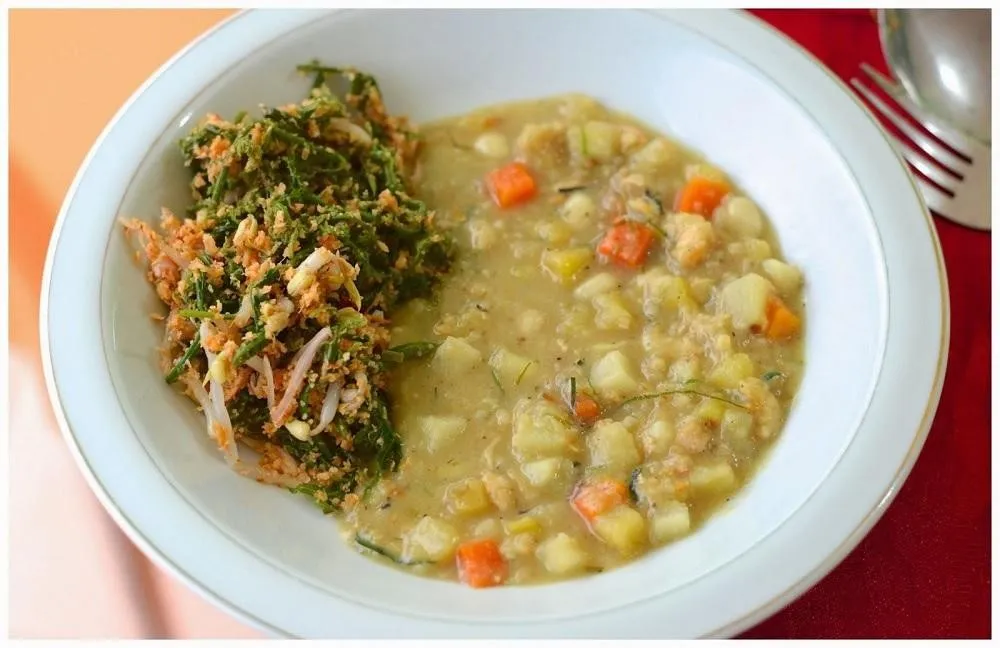 Bubur Pedas, 1. Nasi Bakar Sombang, 2. Udang Tauco Deli Serdang, 3. Bubur Pedas, 4. Nasi Perang, 5. Rujak Uleg, 6. Gulai Masam, 7. Seafood Bagan Percut, 8. Mie Sop, 9. Bolu Kampung