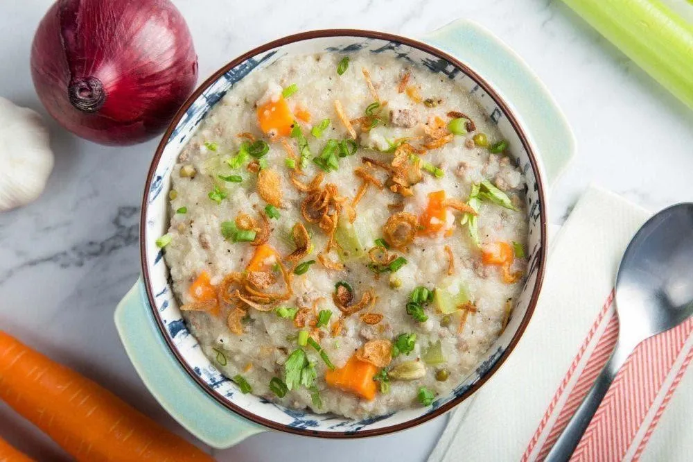 Bubur Lambuk, 1. Dodol Nenas , 2. Bolu Kemojo, 3. Lempuk Durian , 4. Keripik Cabe Dumai, 5. Bubur Lambuk, 6. Es Samudra, 7. Kain Songket