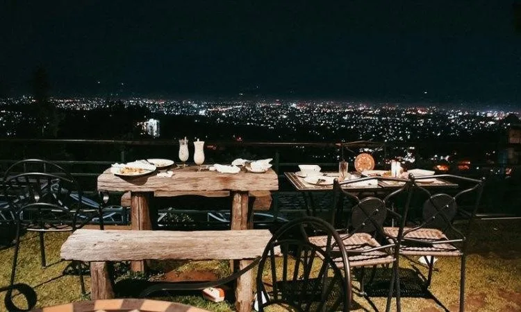 Bukit Bintang, 1. Bukit Bintang, 2. Gunung Tangkuban Perahu, 3. Puncak Ciumbuleuit, 4. Tahura Giri Jaya Lembang, 5. Sapu Lidi Lembang, 6. Kebun Begonia Lembang, 7. Kampung Daun, 8. The Peak Resort Dining, 9. Di’dieu Land, 10. Grafika Cikole