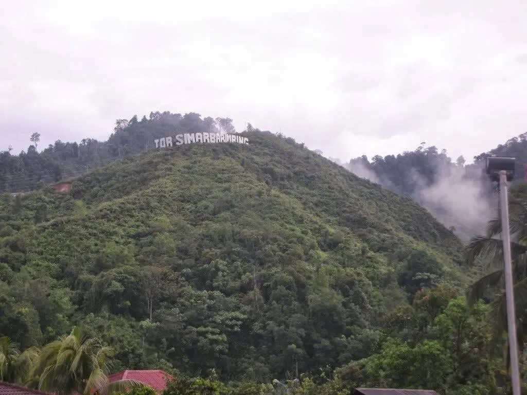 Bukit Tor Simarbarimbing, 1. Bukit Tor Simarbarimbing, 2. Pulau Poncan Ketek, 3. Pulau Putri, 4. Pantai Wisata Indah, 5. Sibolga Square, 6. Pulau Poncan Gadang, 7. Bukit Ketapang, 8. Batu Lobang, 9. Jembatan Kuning, 10. Pulau Bangke
