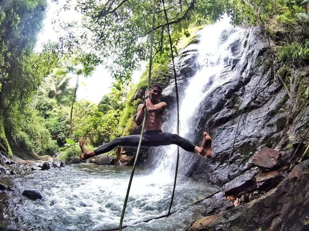 Curug Cihonje, 1. Curug Cipongkor, 2. Curug Cihonje, 3. Curug Cigorobog, 4. Curug Ciputrawangi, 5. Curug Sabuk, 6. Curug Ciwalur, 7. Curug Buud, 8. Curug Jatma