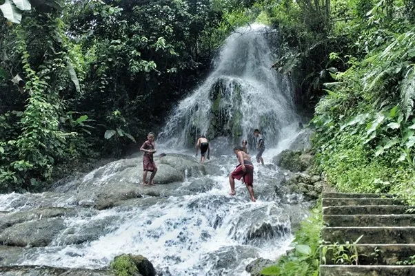 Curug Jojogan, 1. Curug Citumang, 2. Curug Buton, 3. Curug Jambe Anom, 4. Curug Luhur Pangandaran, 5. Curug Jojogan, 6. Curug Taringgul / Curug Ciparakan, 7. Curug Bojong, 8. Curug Cioray, 9. Curug Bilik, 10. Curug Sanghyang Pangandaran