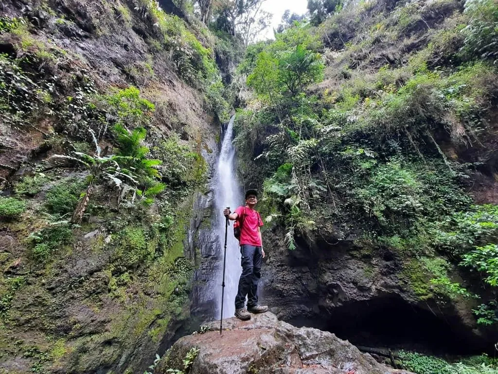 Curug Sabuk, 1. Curug Cipongkor, 2. Curug Cihonje, 3. Curug Cigorobog, 4. Curug Ciputrawangi, 5. Curug Sabuk, 6. Curug Ciwalur, 7. Curug Buud, 8. Curug Jatma