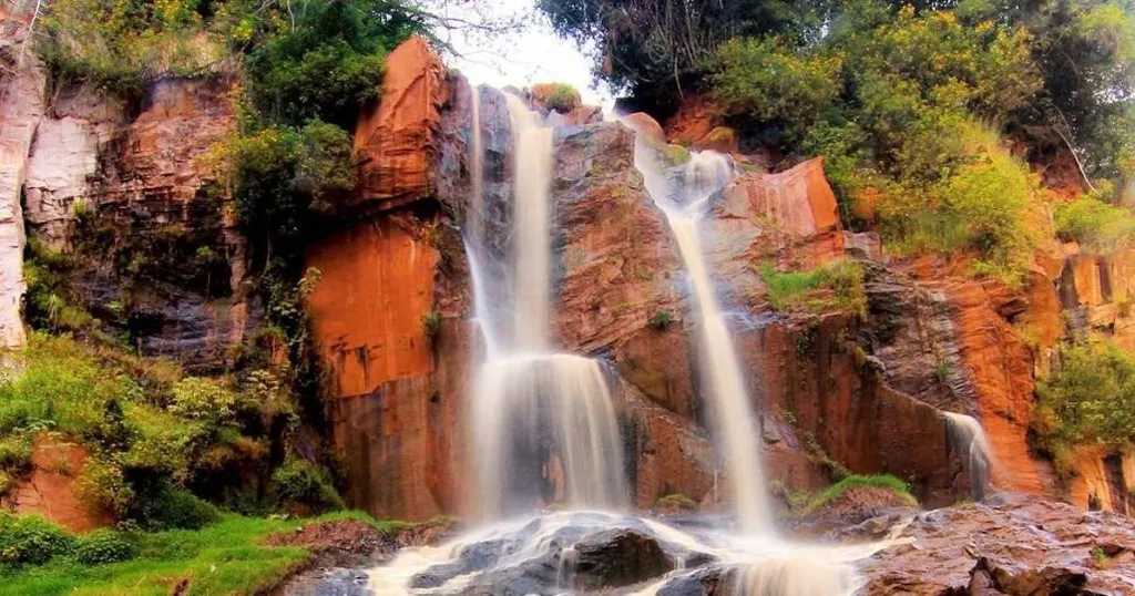 Curug Templek, 1. Bukit Moko, 2. Wanawisata Batu Kuda, 3. Kampung Bamboo, 4. Curug Cinulang, 5. Curug Templek, 6. Lembah Korpri Tangga 100, 7. Tangga 1000, 8. Wetland Park Cisurupan, 9. Manglayang Jungle Place, 10. Oray Tapa