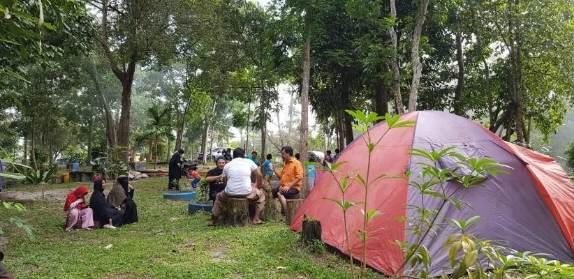Hutan Wisata Dumai, 1. Pantai Teluk Makmur, 2. Hutan Wisata Dumai, 3. Danau Bunga Tujuh, 4. Wisata Mancing Pantai Pak Ngah, 5. Bandar Bakau Dumai, 6. Taman Bukit Gelanggang, 7. Tugu Lancang Kuning, 8. Pantai Koneng, 9. Masjid Raya Al-Manan, 10. Taman Telaga Tirta Patra