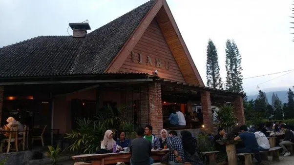 Jabu Café &amp; Restaurant, 1. Biji Hitam, 2. Jabu Café &amp; Restaurant, 3. Gundaling Farmstead, 4. Pal’s Coffee, 5. De Lila, 6. Café Raymond, 7. Kedai Kopi Purba, 8. BPK Ajimbelang 4, 9. Wajik Bahagia